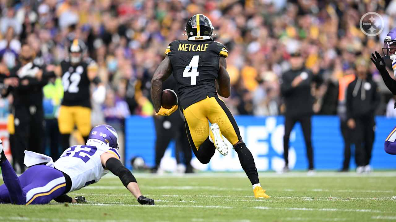 DK Metcalf Gives Aaron Rodgers the Steelers Weapon They Had to Find