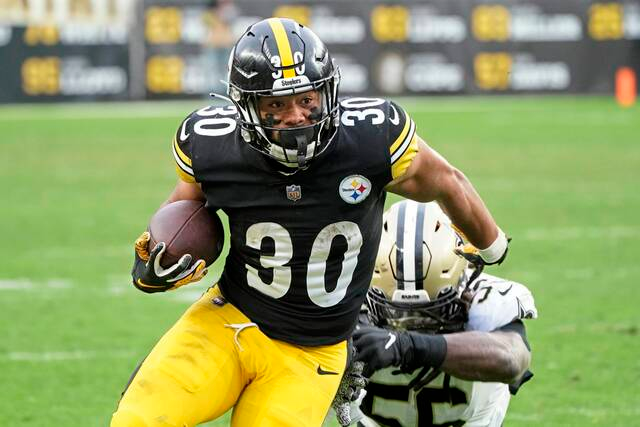 Jaylen Warren and Rico Dowdle Give the Steelers a Backfield Built on Trust